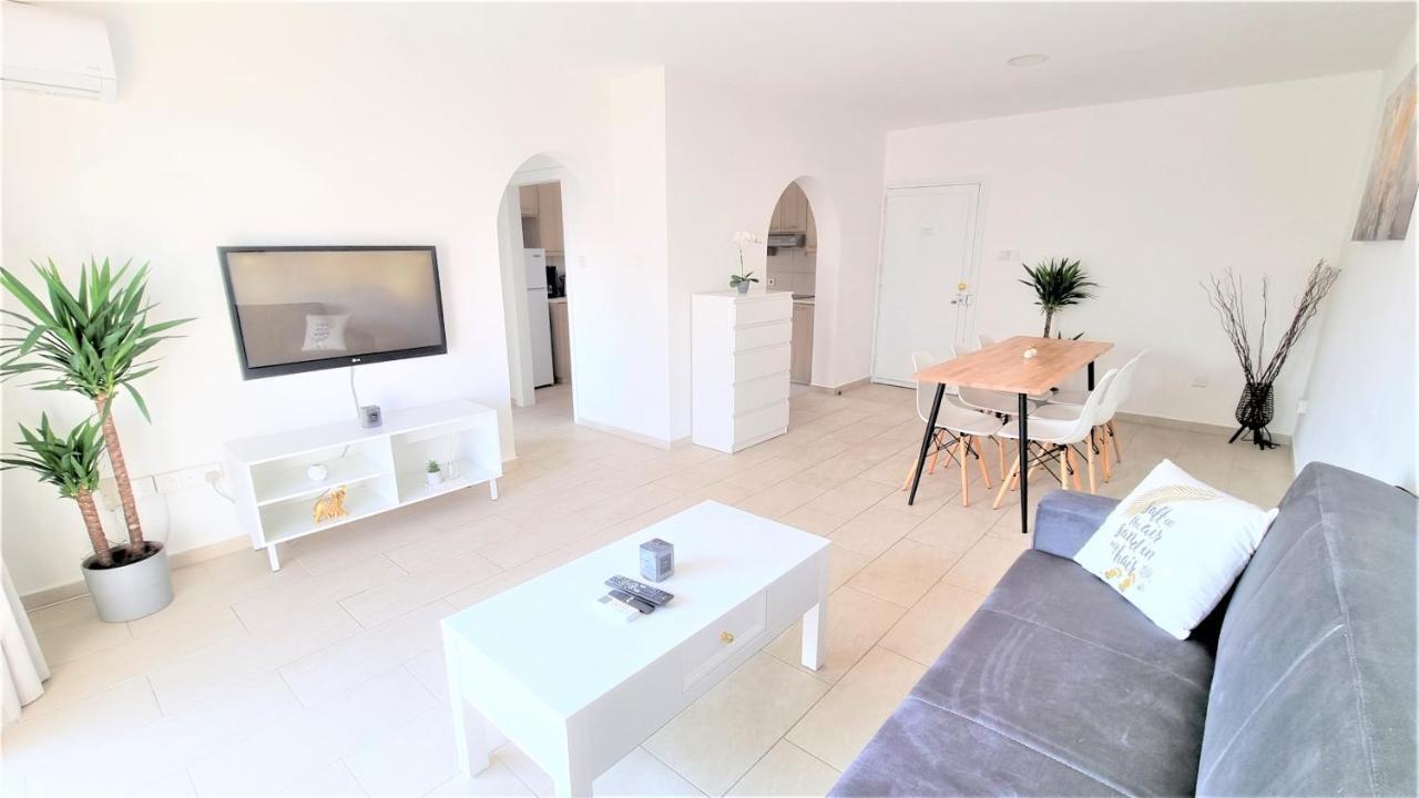 Spacious Lightflooded 2Br Apt / Near Center & Harbour Larnaca Exteriér fotografie