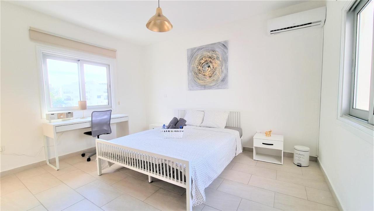 Spacious Lightflooded 2Br Apt / Near Center & Harbour Larnaca Exteriér fotografie