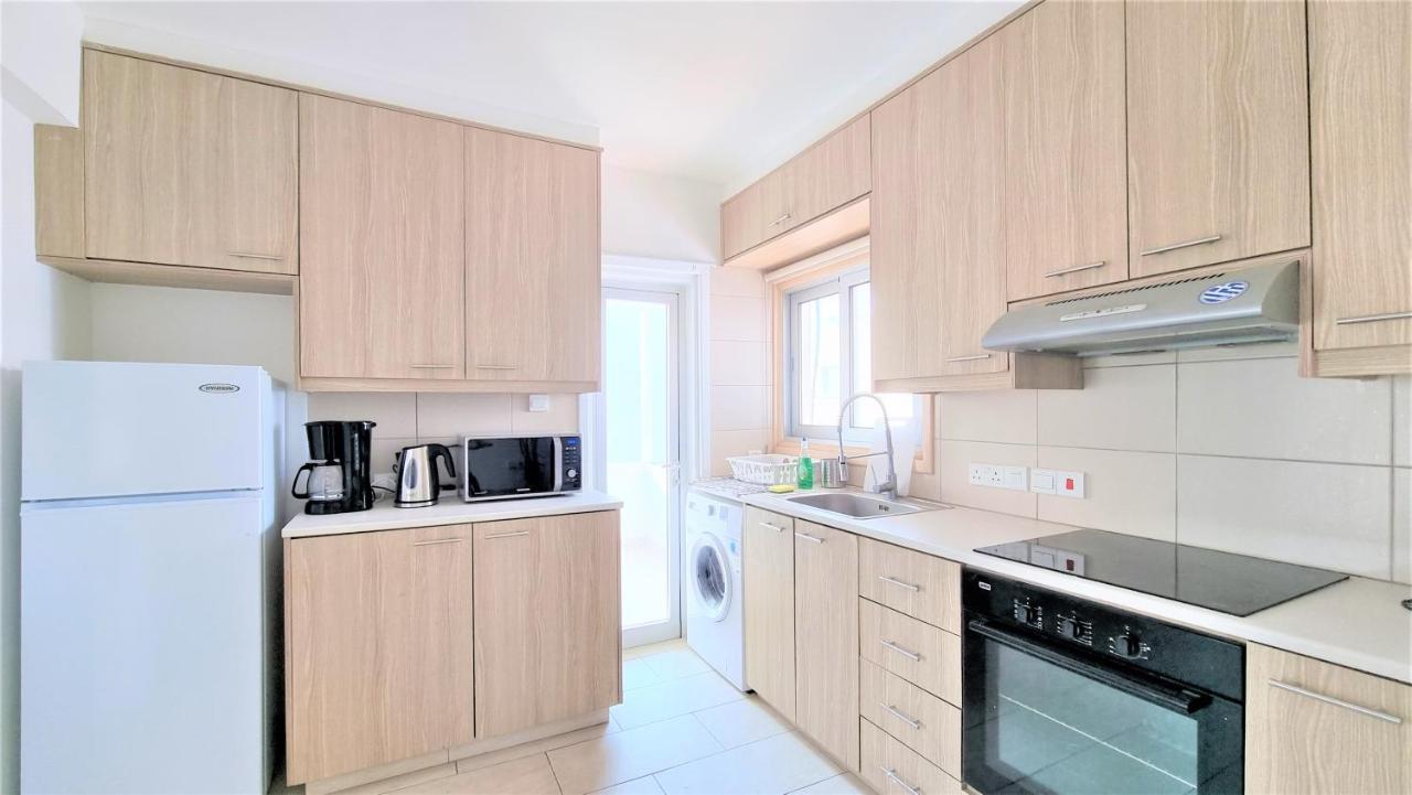 Spacious Lightflooded 2Br Apt / Near Center & Harbour Larnaca Exteriér fotografie