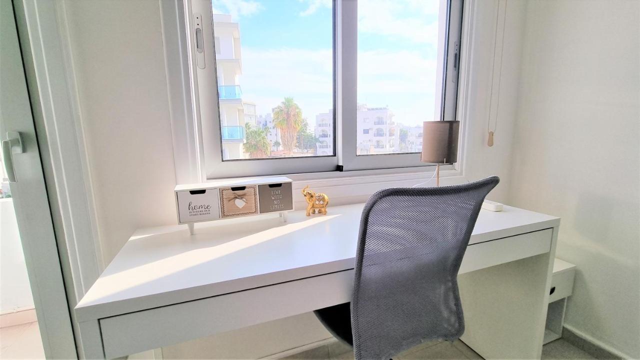 Spacious Lightflooded 2Br Apt / Near Center & Harbour Larnaca Exteriér fotografie
