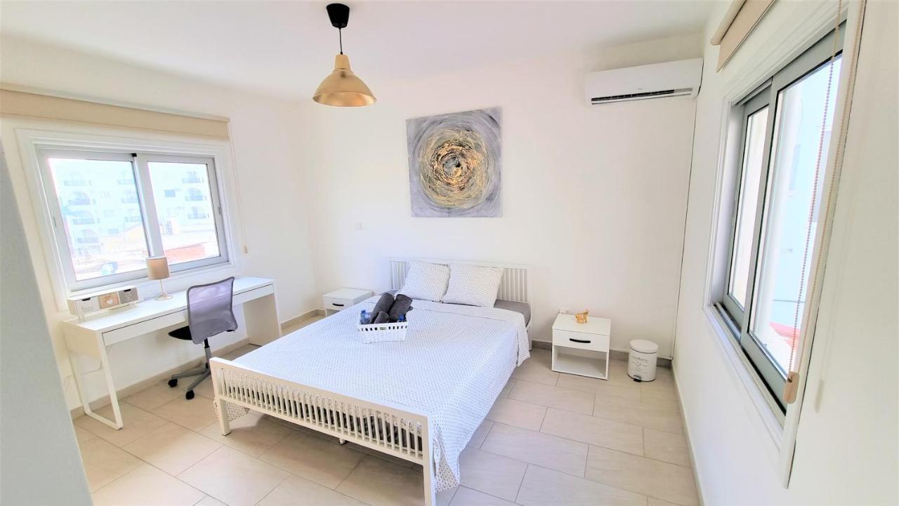 Spacious Lightflooded 2Br Apt / Near Center & Harbour Larnaca Exteriér fotografie